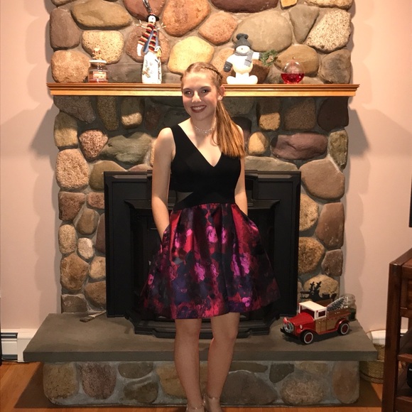 Macy’s Short Semi-Formal Dress - Picture 4 of 4